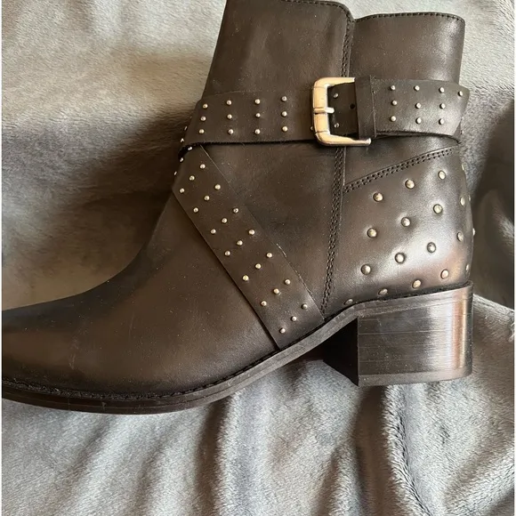 STEVE MADDEN WOMEN’S SZ 8 BLACK LEATHER BOOT. NIB