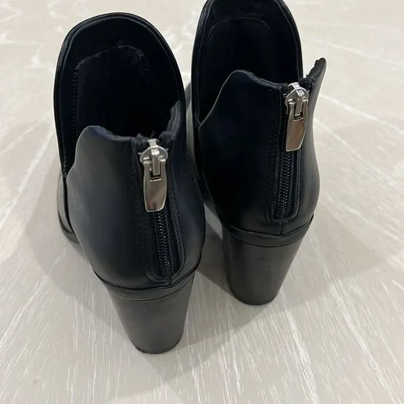 Steve Madden Alyse Side Cut Leather Bootie Black  Block Heel Pointy Boots