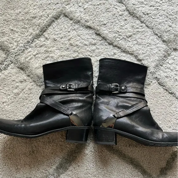 Stuart Weitzman boots Ranch Dressing Moto Ankle combat Boots black leather 7