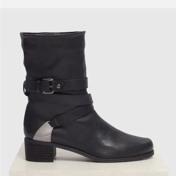 Stuart Weitzman boots Ranch Dressing Moto Ankle combat Boots black leather 7
