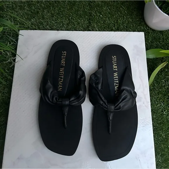 STUART WEITZMAN Cassie Flip Flop black new $250 women size 7