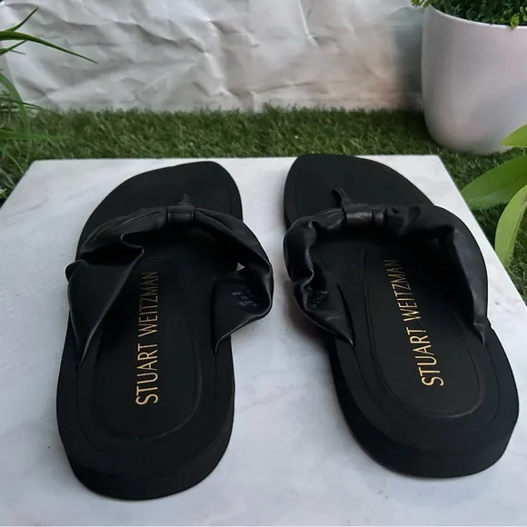 STUART WEITZMAN Cassie Flip Flop black new $250 women size 7