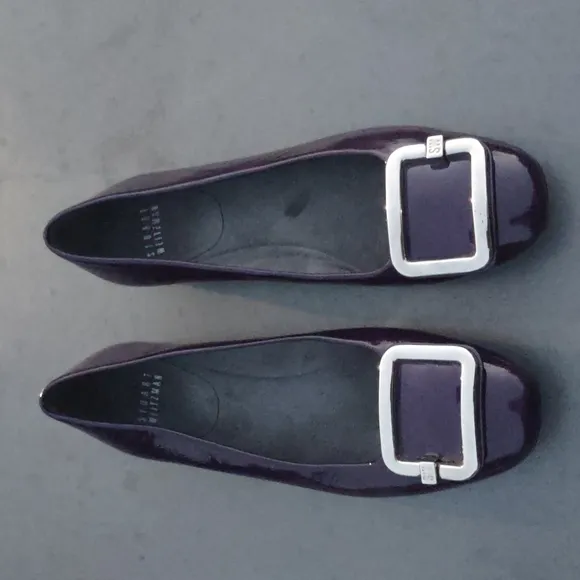 Stuart Weitzman Ladies Luxury Patent Leather Slip On Loafer