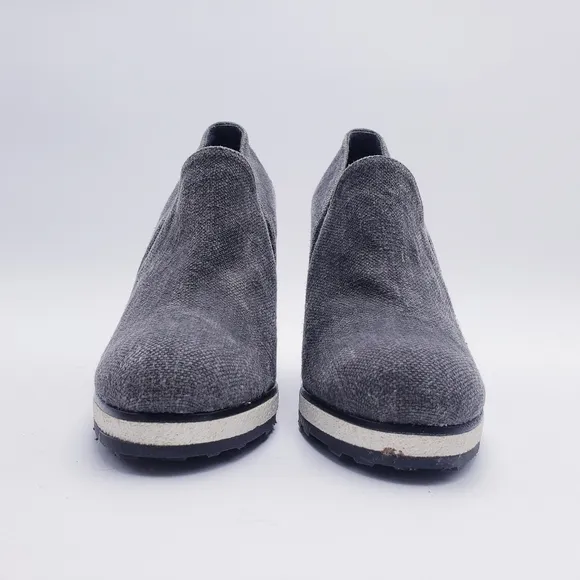 Stuart Weitzman Wedge Pump Shoes Gray Canvas Slip On Women's Size 7.5