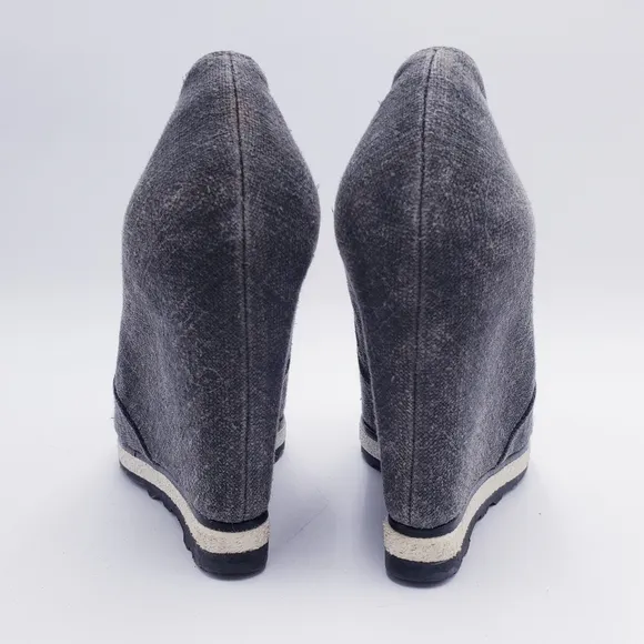 Stuart Weitzman Wedge Pump Shoes Gray Canvas Slip On Women's Size 7.5