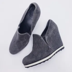 Stuart Weitzman Wedge Pump Shoes Gray Canvas Slip On Women's Size 7.5