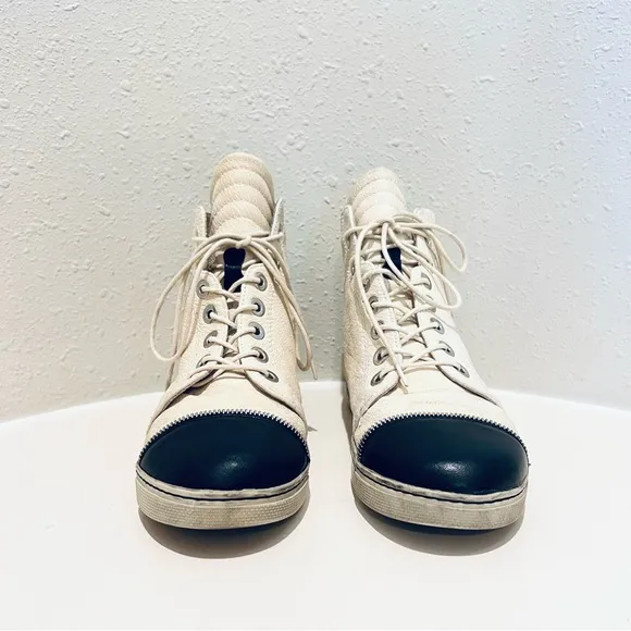 Stuart Weitzman Zipit White Black Hi Top Leather Women’s Sneakers Size 7.5