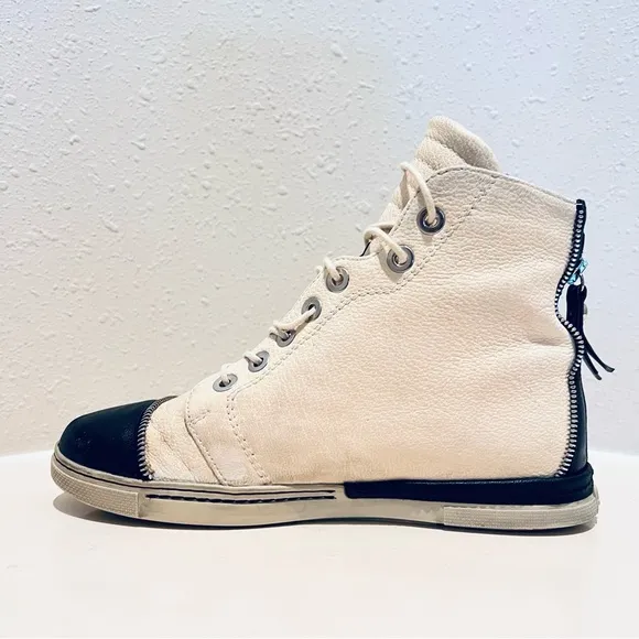Stuart Weitzman Zipit White Black Hi Top Leather Women’s Sneakers Size 7.5