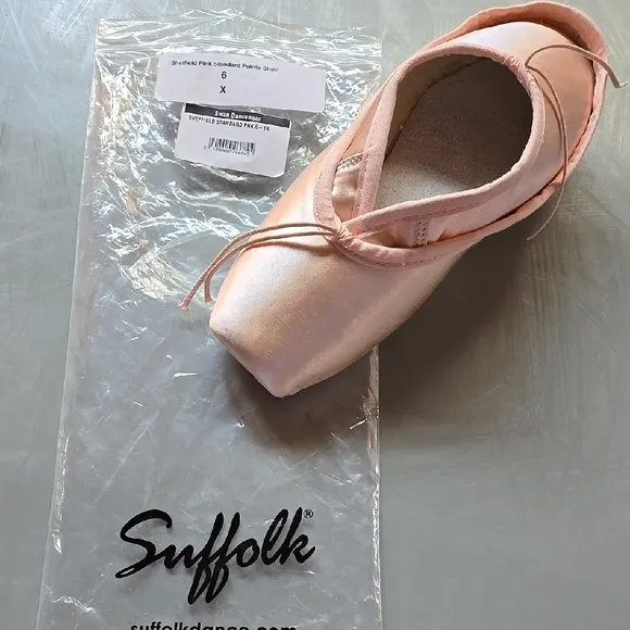 Suffolk Sheffield Pointe Shoes