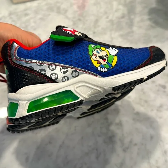 Super Mario Boys Light Up Slip On Sneakers