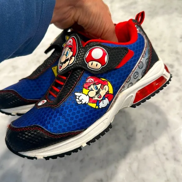 Super Mario Boys Light Up Slip On Sneakers