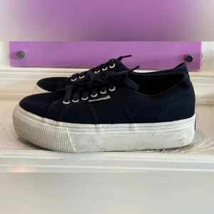 Superga 2790 Platform Sneaker in Black &amp; White Sole Mens 6.5 Womens 8 EUC