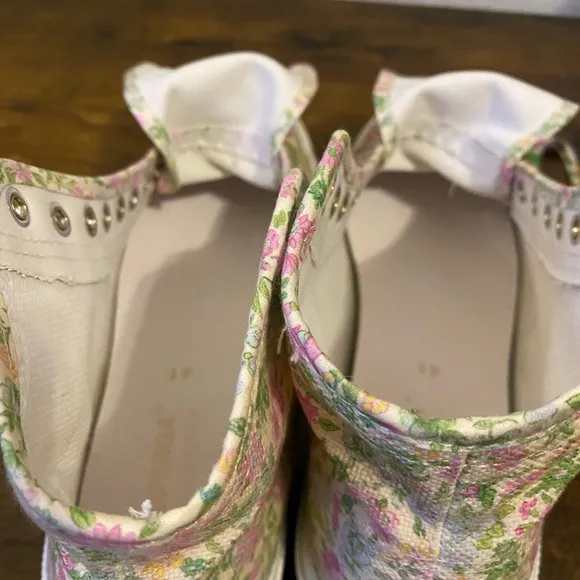 Superga x LoveShackFancy 2795 Flowers High-Top Sneakers Size 9.5