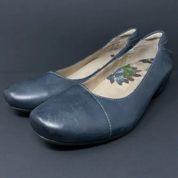 Taos Debut Womens Navy Blue Leather Kitten Heels 9