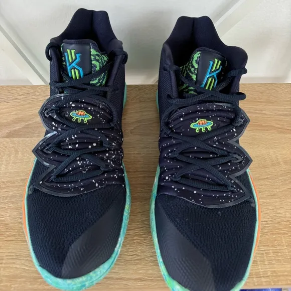 The Nike Kyrie 5 ‘UFO’ AO2918 400