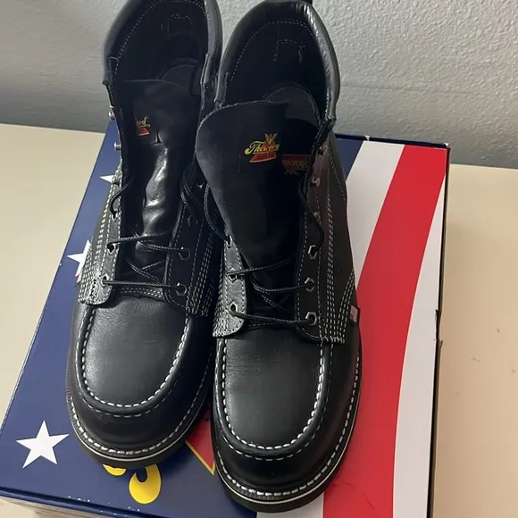 Thorogood Moc Toe Boots - Men’s Size 11.5 EE