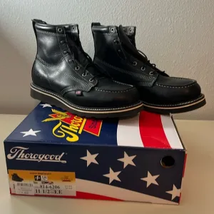 Thorogood Moc Toe Boots - Men’s Size 11.5 EE