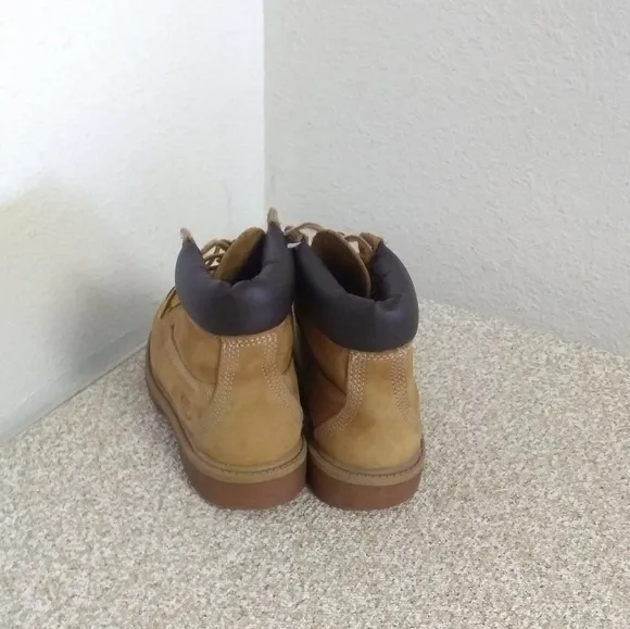 Timberland Kids Leather Trim Ankle Boots.