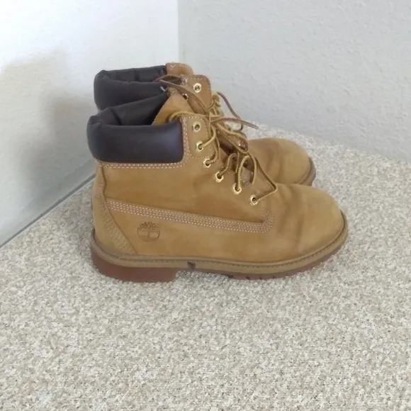 Timberland Kids Leather Trim Ankle Boots.