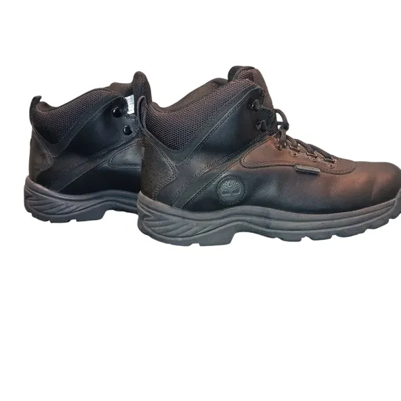 Timberland men's White Ledge Black Leather Mid-Lace up Boots Size 10
