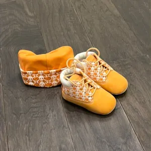 Timberland Naughty Skull crib booties boots hat shoes baby Size 0 infant 0-3 mo