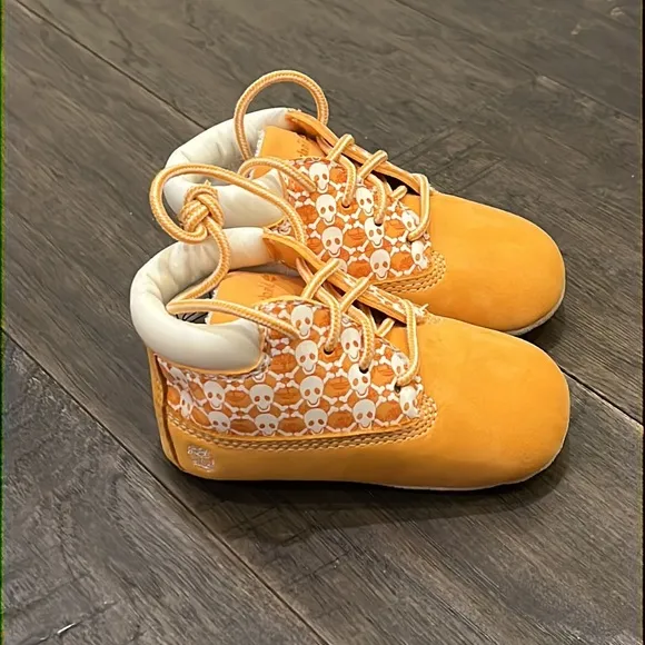 Timberland Naughty Skull crib booties boots hat shoes baby Size 0 infant 0-3 mo