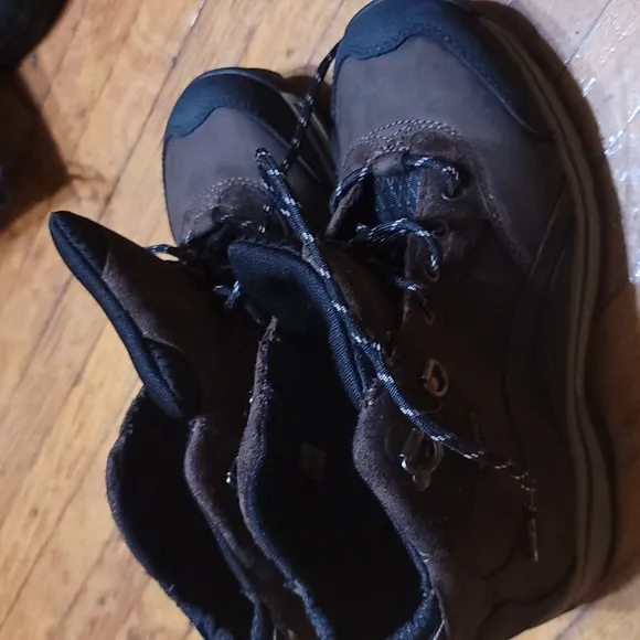 Timberland size 4 brown