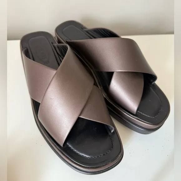 Tod’s Metallic Brown Sandals, Women’s US 8.5, Store Display, NEED REPAIR, No Box