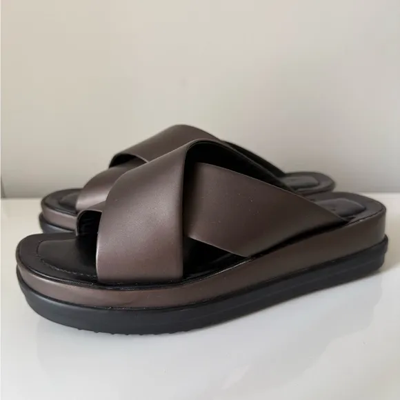 Tod’s Metallic Brown Sandals, Women’s US 8.5, Store Display, NEED REPAIR, No Box