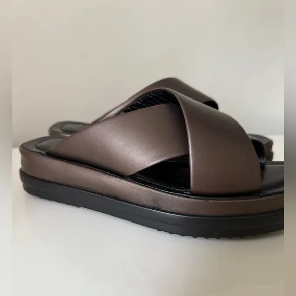 Tod’s Metallic Brown Sandals, Women’s US 8.5, Store Display, NEED REPAIR, No Box