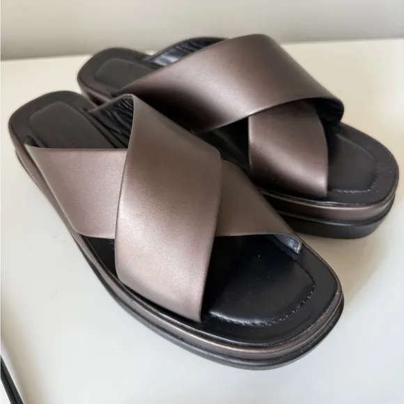 Tod’s Metallic Brown Sandals, Women’s US 8.5, Store Display, NEED REPAIR, No Box