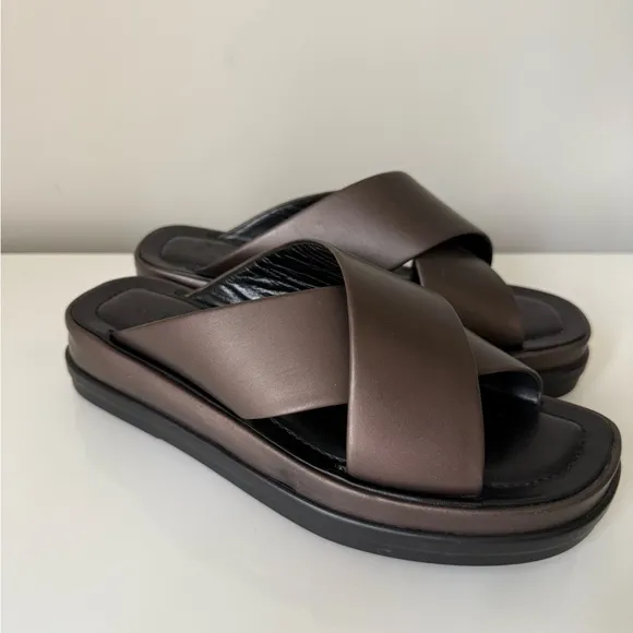 Tod’s Metallic Brown Sandals, Women’s US 8.5, Store Display, NEED REPAIR, No Box