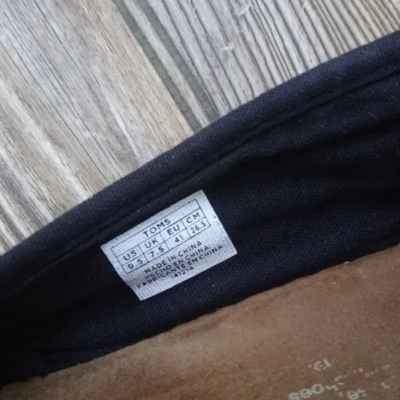 Toms Black &amp; White Pattern Stitched Fabric Slip On Slide Daily Shoes