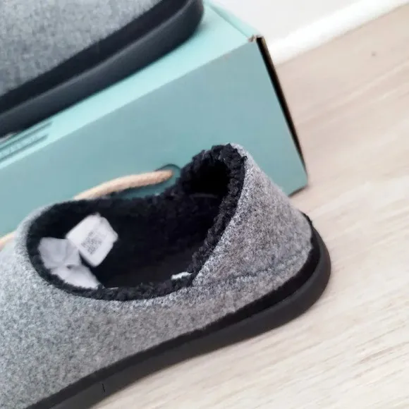 Toms Ezra Smoke Grey Repreve Felt Faux Fur Slip On Slippers House Shoes 6.5