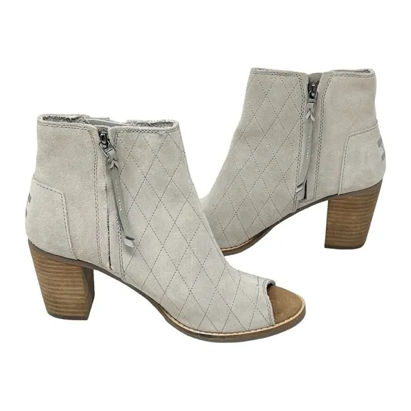 TOMS Gray Suede Diamond Stitch Peep Toe Side Zip Ankle Bootie Boots Shoes Sz 7W