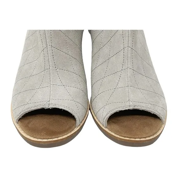 TOMS Gray Suede Diamond Stitch Peep Toe Side Zip Ankle Bootie Boots Shoes Sz 7W