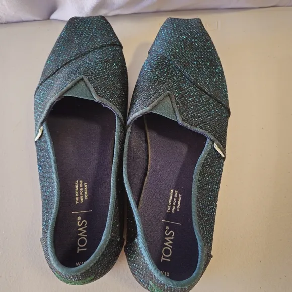 TOMS Women's Green Shimmer Slip-On Shoes