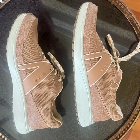 TRAQ ALEGRIA Qarma 2 Metta Sand Mesh Sporty Sneaker Shoes size 37
