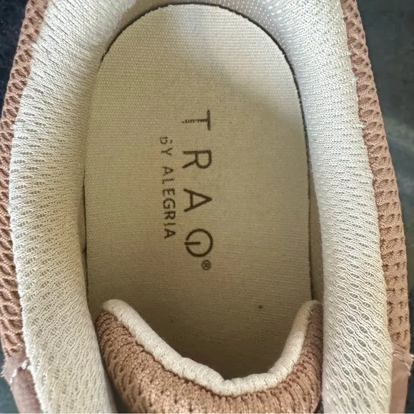 TRAQ ALEGRIA Qarma 2 Metta Sand Mesh Sporty Sneaker Shoes size 37