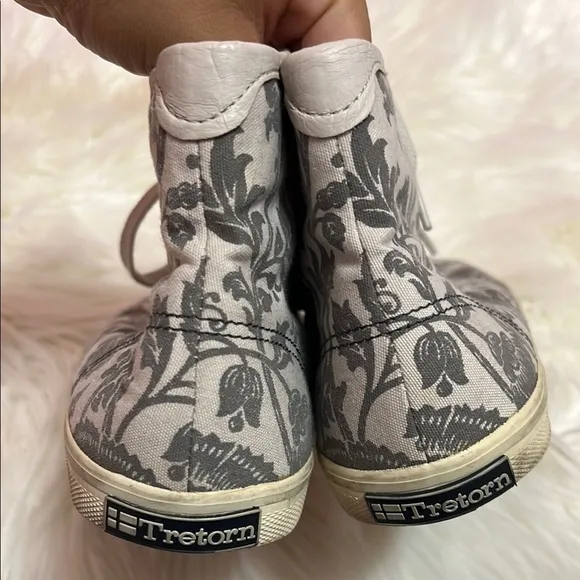 Tretorn Seksti Mid William Morris Shoe Floral High-Top Sneakers. Size 8