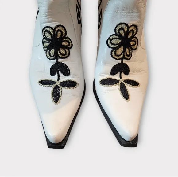TURKISH SOUL  White Leather Floral Embroidered Cowboy Boots