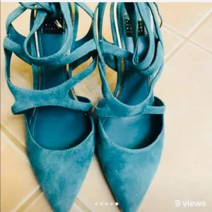 Turquoise Swede shoes size 8 1/2.