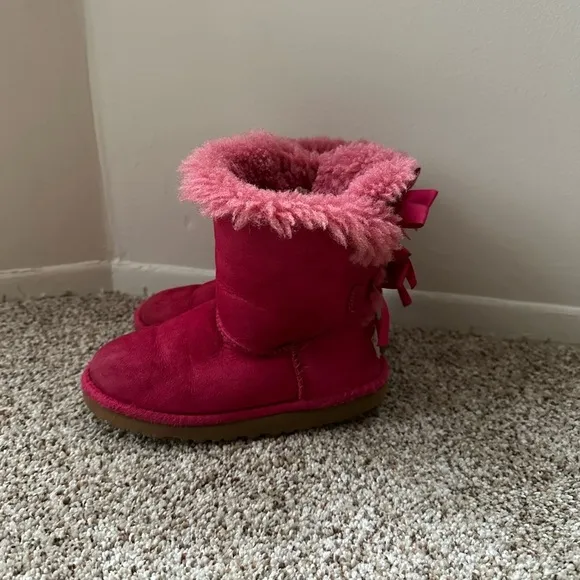 UGG AUSTRALIA BAILEY BOW CERISE HOT PINK SHEEPSKIN BOOTS SIZE 12