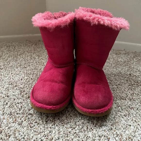 UGG AUSTRALIA BAILEY BOW CERISE HOT PINK SHEEPSKIN BOOTS SIZE 12