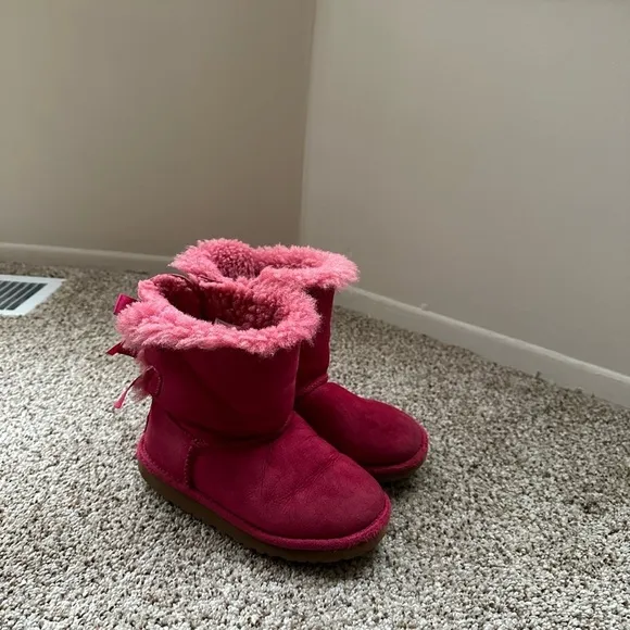 UGG AUSTRALIA BAILEY BOW CERISE HOT PINK SHEEPSKIN BOOTS SIZE 12