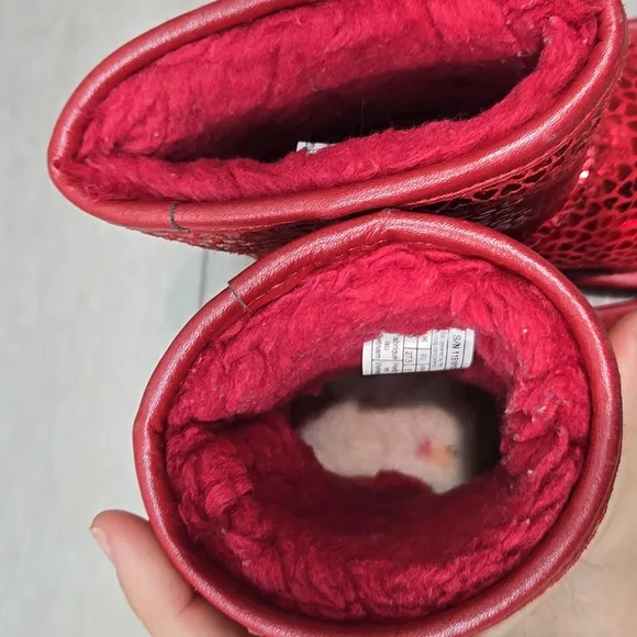Ugg Australia Kids Girl Red Sequin Hearts Leather Sheepskin Boots Shoes Sz 10 Td
