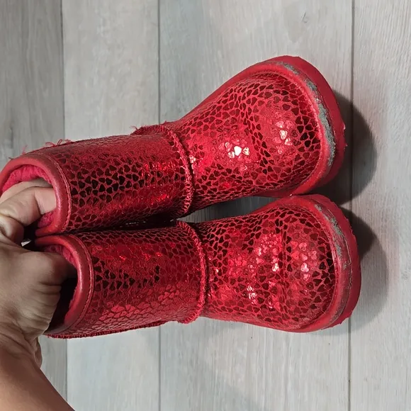 Ugg Australia Kids Girl Red Sequin Hearts Leather Sheepskin Boots Shoes Sz 10 Td