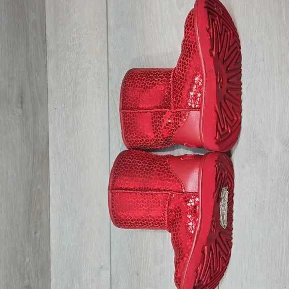 Ugg Australia Kids Girl Red Sequin Hearts Leather Sheepskin Boots Shoes Sz 10 Td