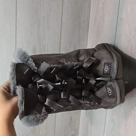 Ugg Australia Women Tall Bailey Bow Trip back Leather Sheepskin Boots shoes sz 6