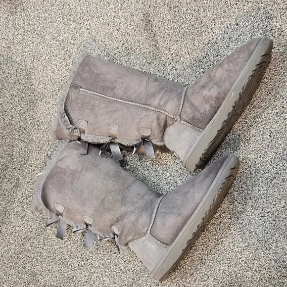 Ugg Australia Women Tall Bailey Bow Trip back Leather Sheepskin Boots shoes sz 6